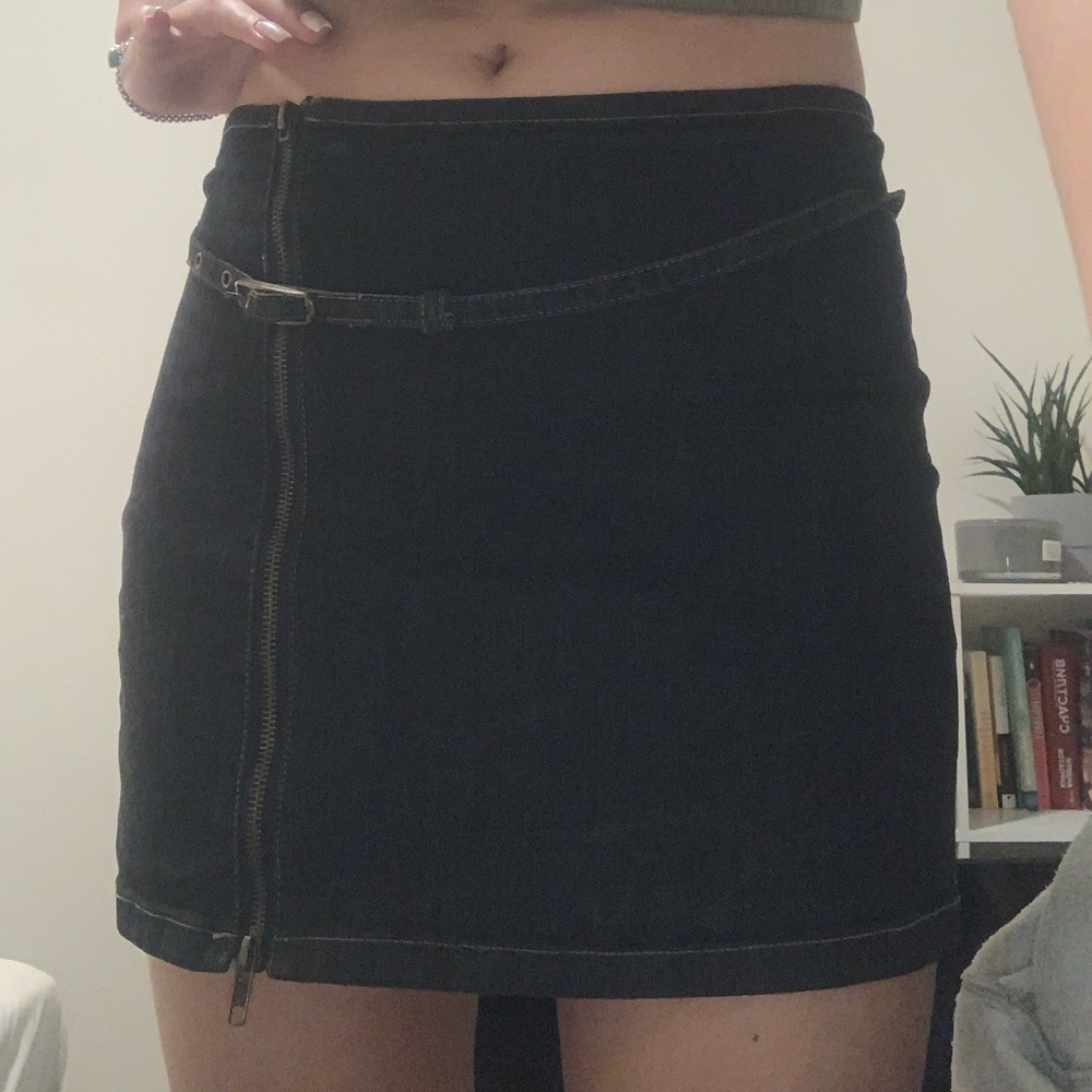Vintage DKNY jeans mini skirt.